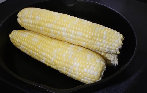 bi-colored corn, aka Peaches and Cream Corn